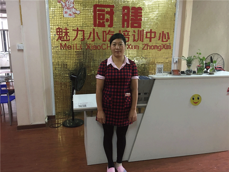 魅力小吃培訓機構女學員畢業(yè)留念